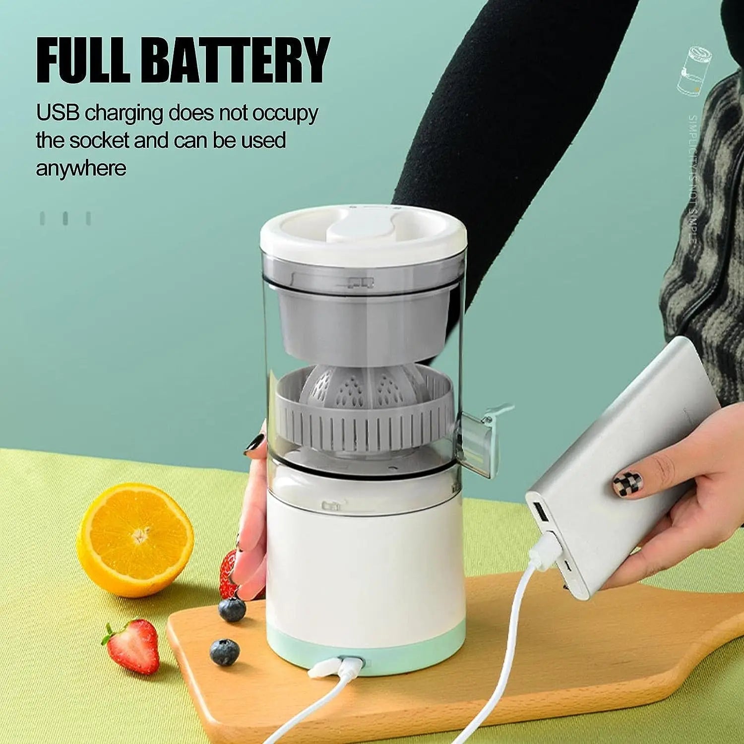 Portable Small Electric Juicer Stainless Steel Blade Cup Orange Lemon Juicer Fruit Automatic Juicer Mini Squeeze Blender